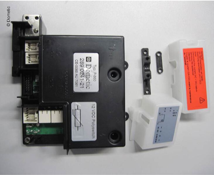 Свързващ блок Dometic MES4/AES4 200-240V